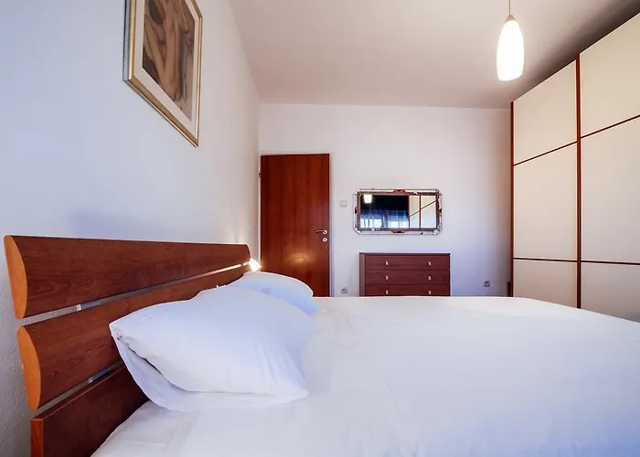 Marina Bay Apartment
