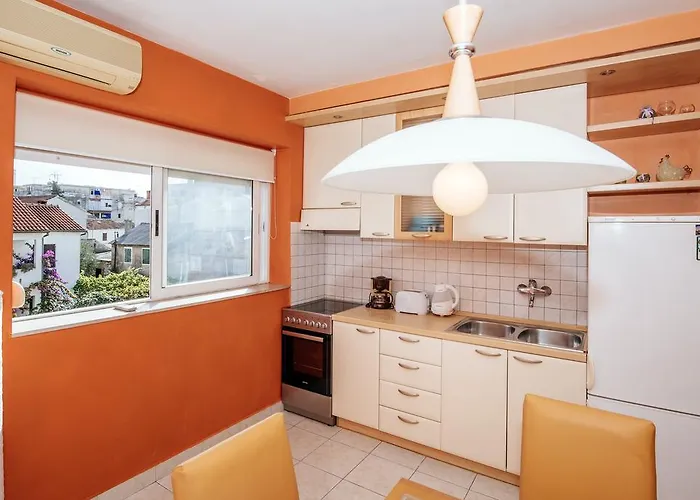 Marina Bay Apartment