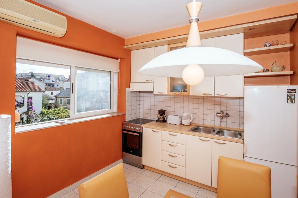 Marina Bay Apartment *